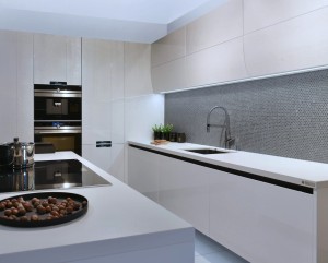 Allumi-Hexagon-SILVER-14-kitchen-scaled-1.jpg