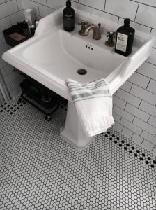 mini-hexagon-bathroom-floor-2-560x747.jpg